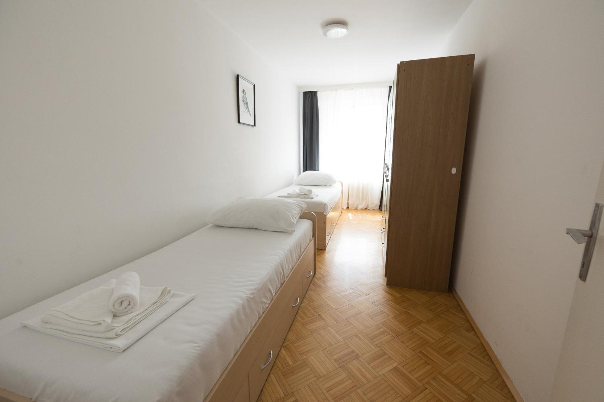 Retro Apartment In The City Center. ウィーン エクステリア 写真
