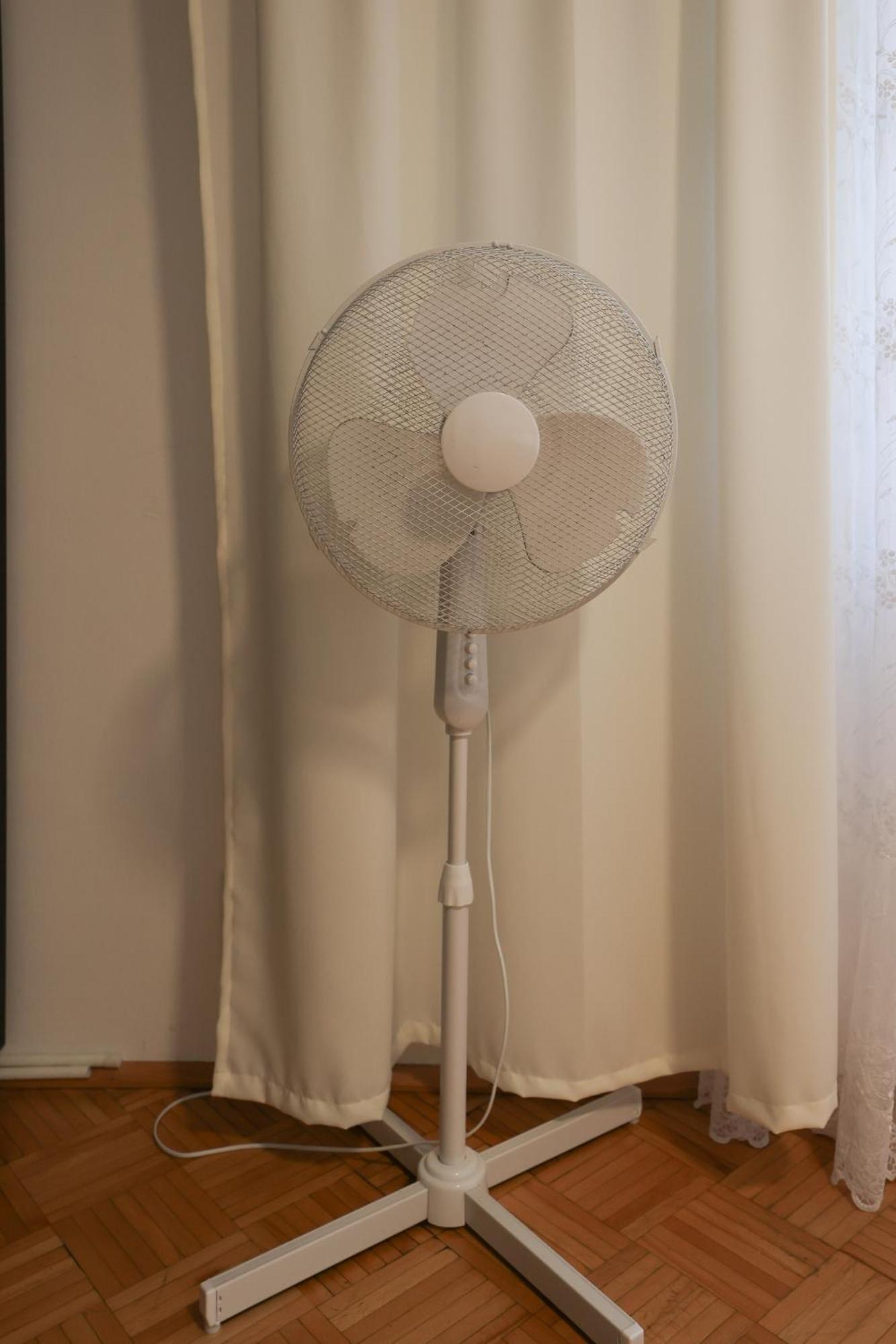 Retro Apartment In The City Center. ウィーン エクステリア 写真